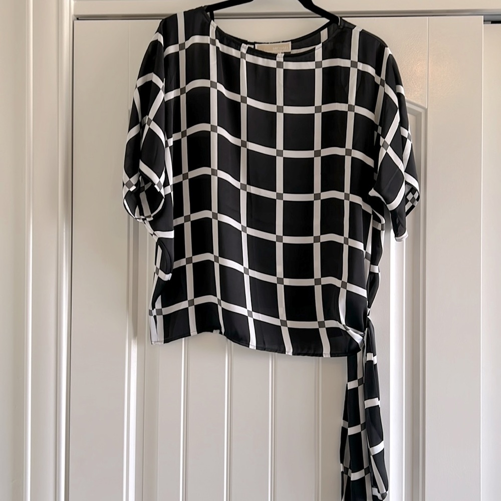 Michael Kors, petite/medium side tie, black, and pattern silk tee